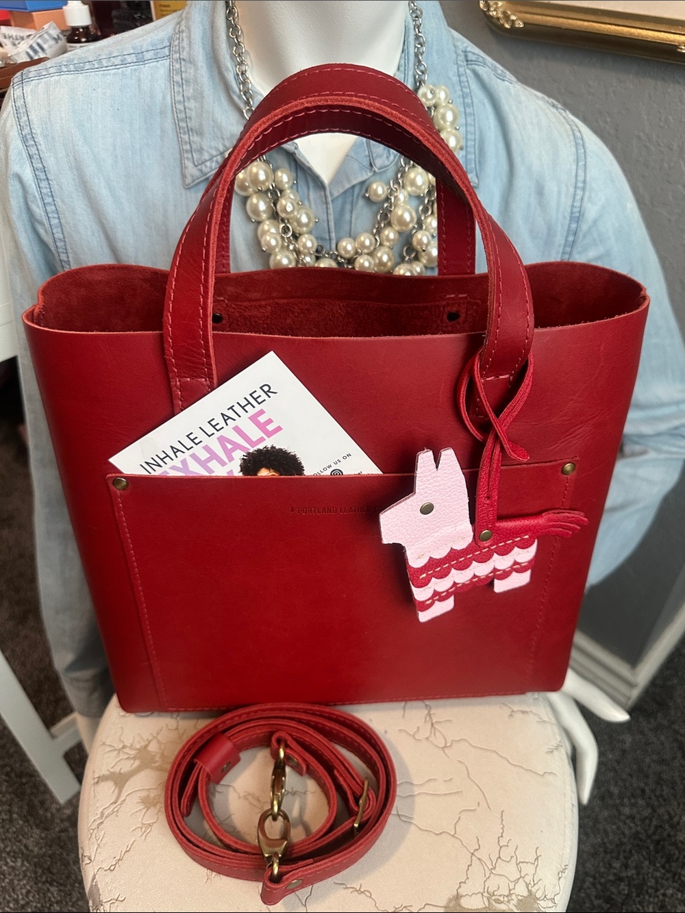 ❤️ 🩷 PLG medium ruby crossbody tote NEW and piñata tassel - Picture 11 of 11